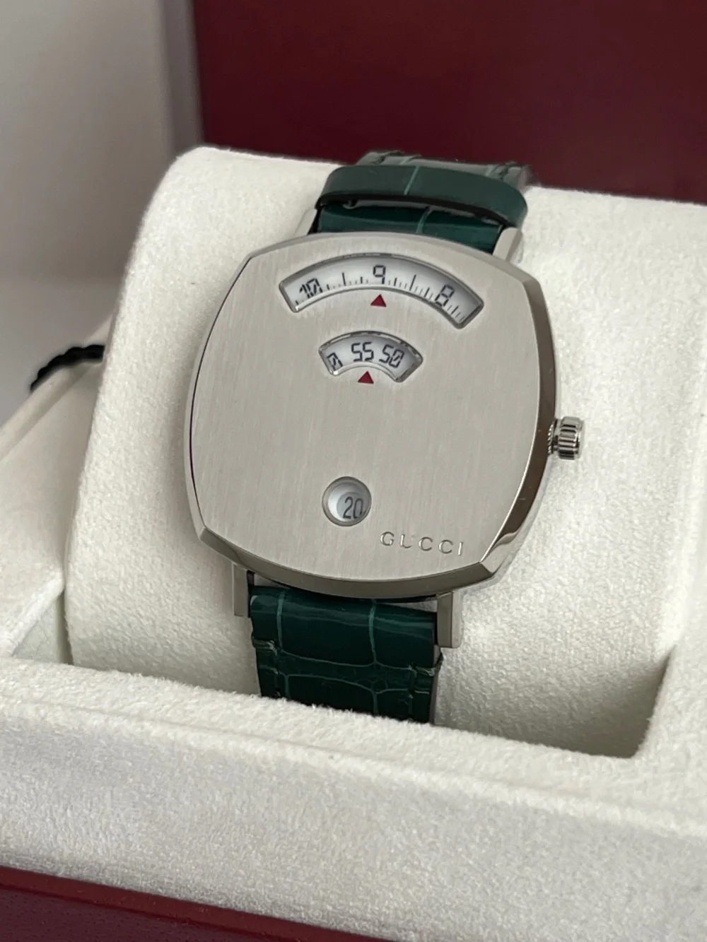 Gucci Grip Watch 35 mm Unisex Stainless Steel Silver 3 Windows Green Alligator